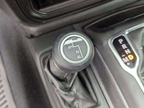 Used 2021 Jeep Gladiator Sport AWD/4WD image 27