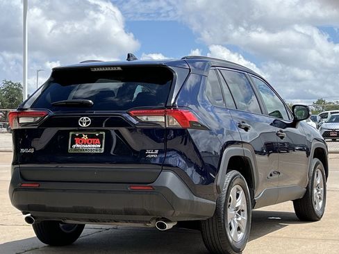 Used 2025 Toyota RAV4 XLE AWD/4WD image 4