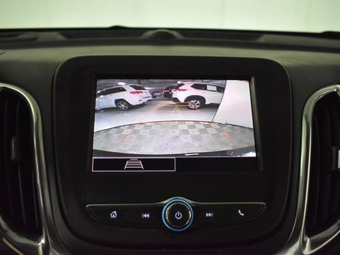 Used 2023 Chevrolet Equinox LT image 22