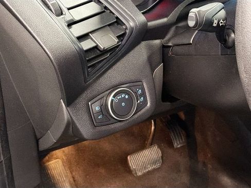 Used 2019 Ford Escape SE image 10