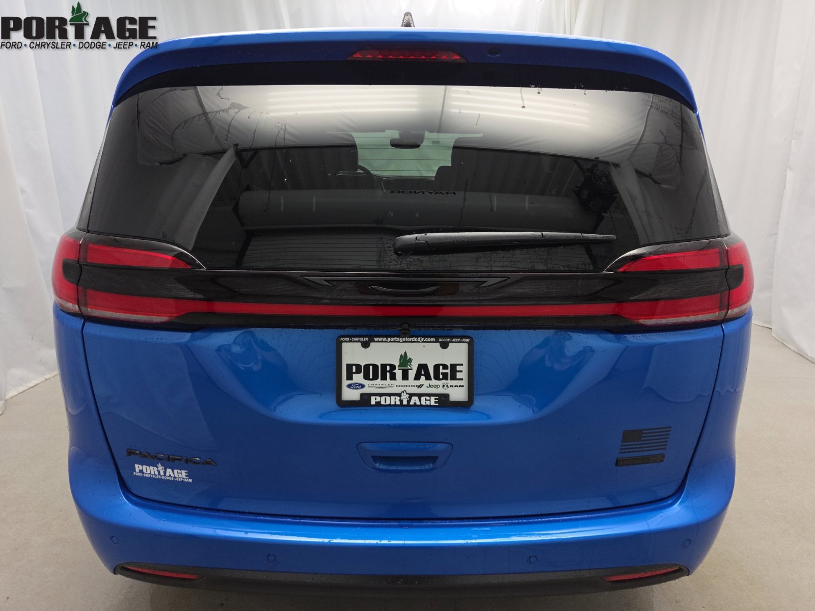 New 2027 Chrysler Pacifica Select AWD/4WD image 6