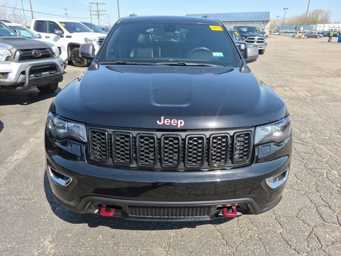 Used 2018 Jeep Grand Cherokee Trailhawk image 2