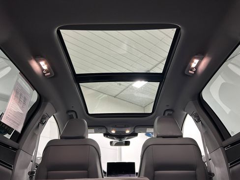 Used 2022 Lincoln Nautilus Reserve AWD/4WD image 24