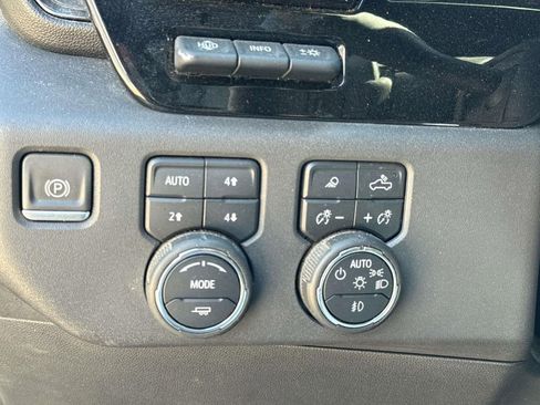 Used 2023 Chevrolet Silverado 1500 ZR2 w/ Technology Package image 22