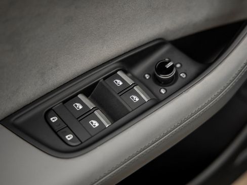 Used 2023 Audi SQ8 Premium Plus AWD/4WD image 18