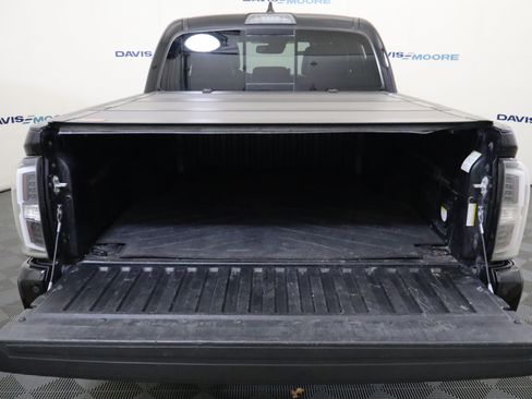 Used 2021 Toyota Tacoma TRD Off-Road w/ TRD Premium Off Road Package AWD/4WD image 9
