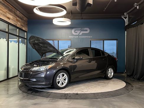 Used 2017 Chevrolet Cruze LT image 24
