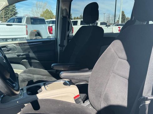 Used 2014 Dodge Grand Caravan SXT image 10