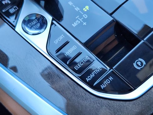 Used 2023 BMW X5 xDrive45e w/ Executive Package image 17