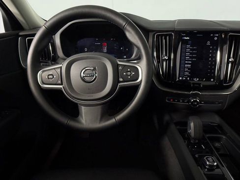 Used 2025 Volvo XC60 B5 Core image 12