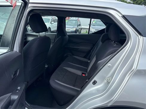 Used 2018 Nissan Kicks S FWD image 10