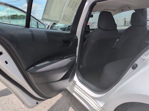 Used 2022 Toyota Corolla LE FWD image 12