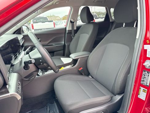 Used 2025 Hyundai Kona SEL FWD image 13