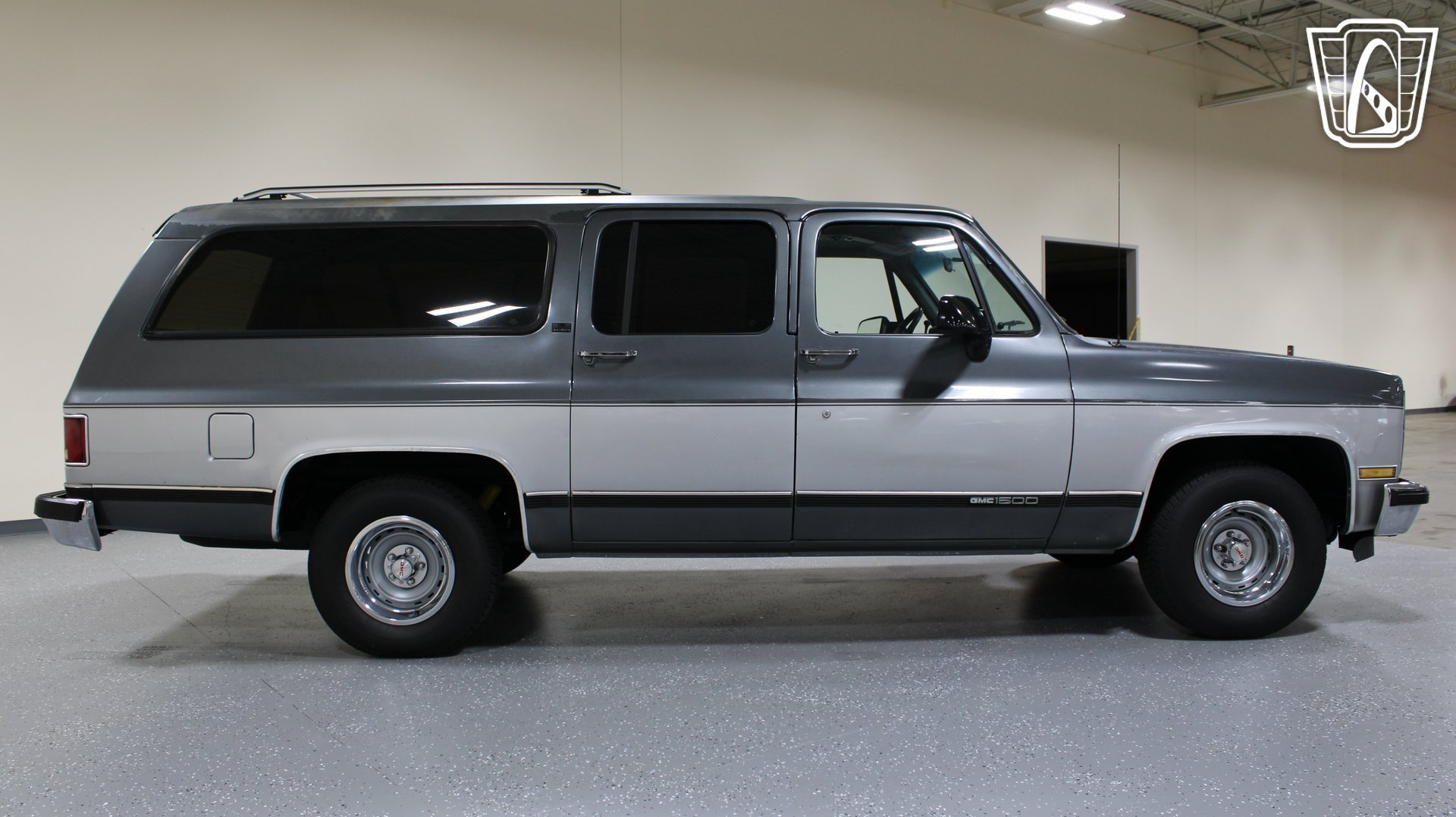 Used 1990 GMC Suburban 2WD image 34