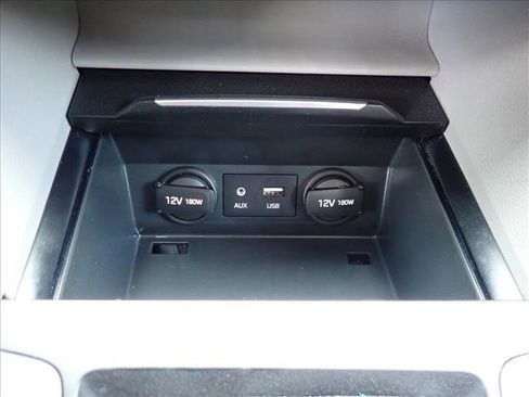 Used 2018 Hyundai Elantra SEL FWD image 18