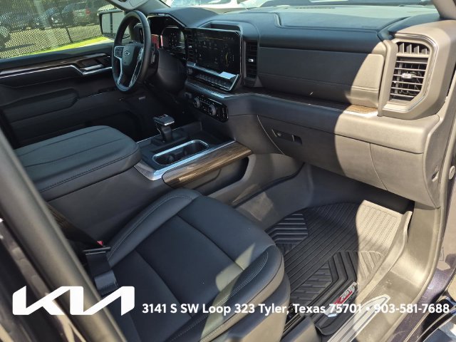Used 2024 Chevrolet Silverado 1500 LT Trail Boss w/ LT Trail Boss Premium Package AWD/4WD image 13