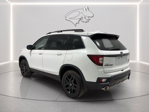 Used 2024 Honda Passport Black Edition image 3