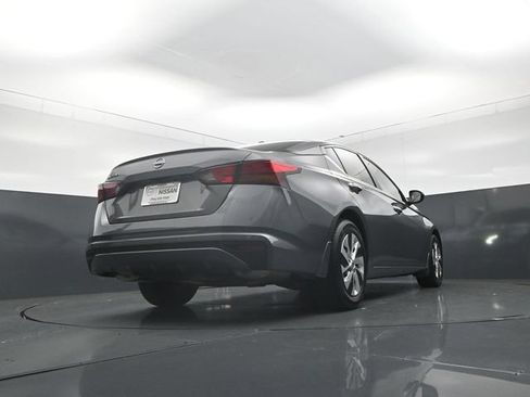 Used 2025 Nissan Altima 2.5 S FWD image 35
