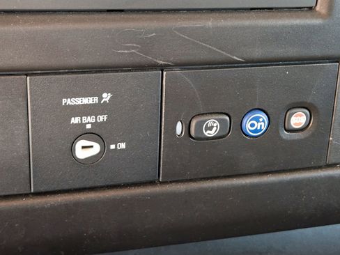 Used 2024 GMC Savana 2500 w/ Driver Convenience Package image 19