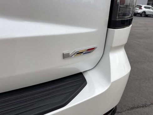 Certified 2025 Cadillac Escalade ESV V image 4