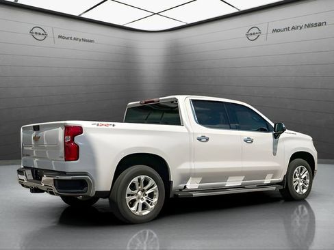 Used 2024 Chevrolet Silverado 1500 LTZ AWD/4WD image 2