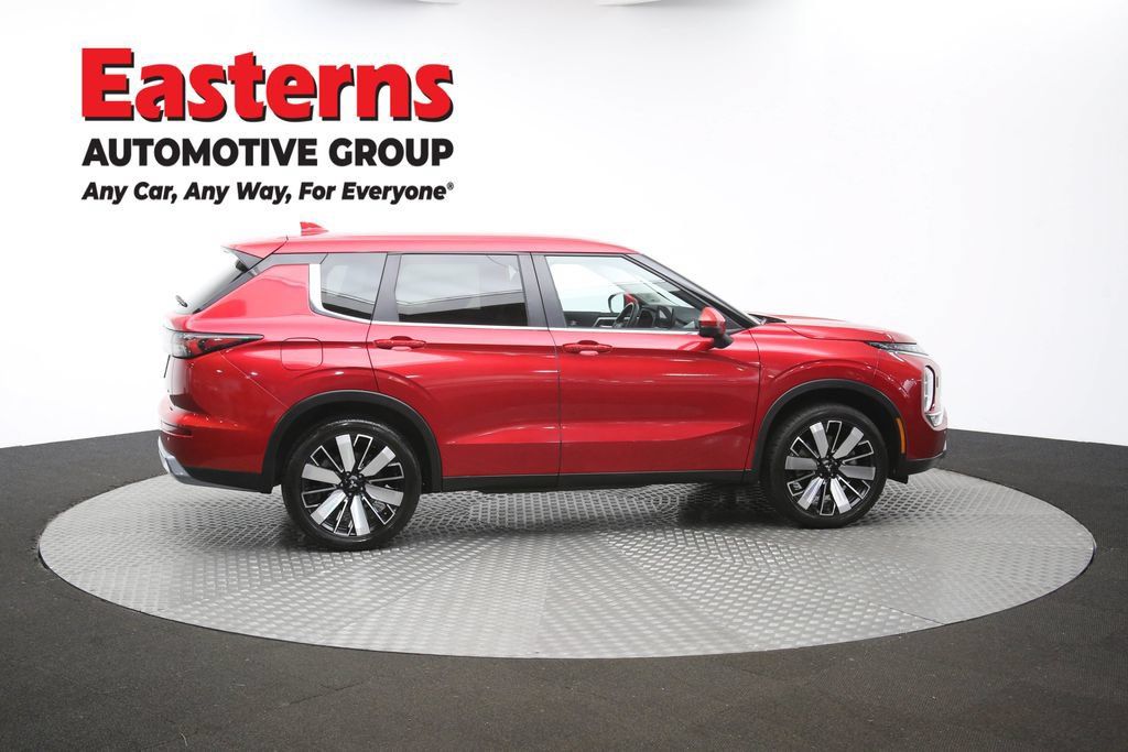 Used 2025 Mitsubishi Outlander SE AWD/4WD image 47