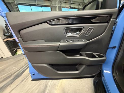 Used 2024 Honda Pilot TrailSport image 57