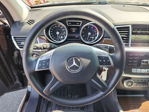 Used 2014 Mercedes-Benz GL 450 4MATIC image 21