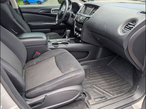 Used 2018 Nissan Pathfinder S FWD image 17