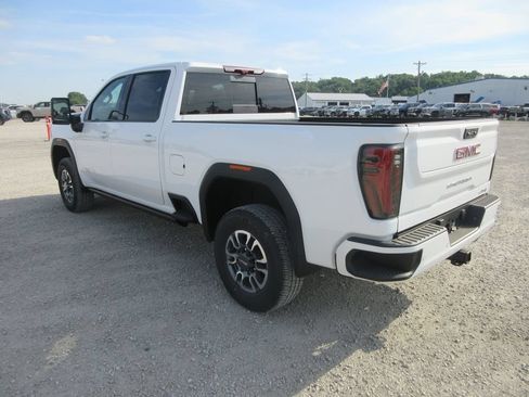 New 2026 GMC Sierra 2500 AT4 w/ AT4 Premium Plus Package AWD/4WD image 7