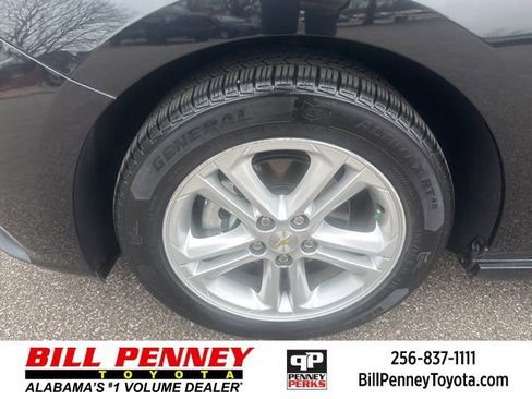 Used 2017 Chevrolet Cruze LT w/ Convenience Package image 11