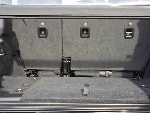 Used 2026 Jeep Wrangler Unlimited Sport AWD/4WD image 12