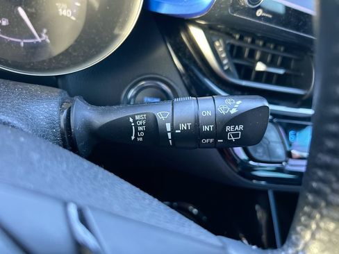 Used 2021 Toyota C-HR XLE FWD image 19