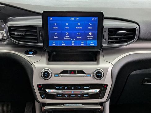 Certified 2022 Ford Explorer XLT w/ Equipment Group 202A image 28