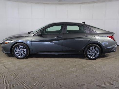 Used 2024 Hyundai Elantra SEL FWD image 12