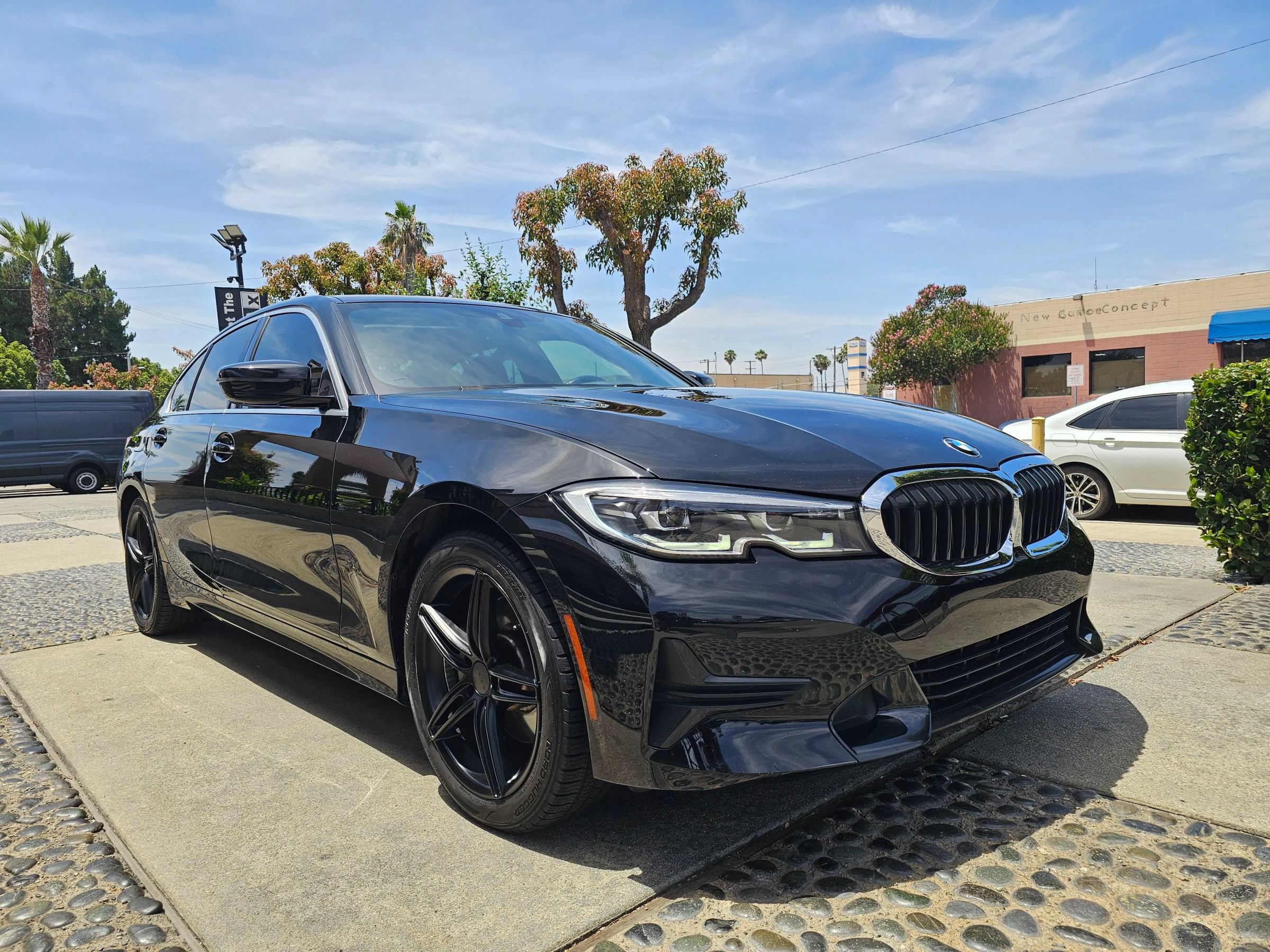 Used 2021 BMW 330e w/ Premium Package RWD image 3