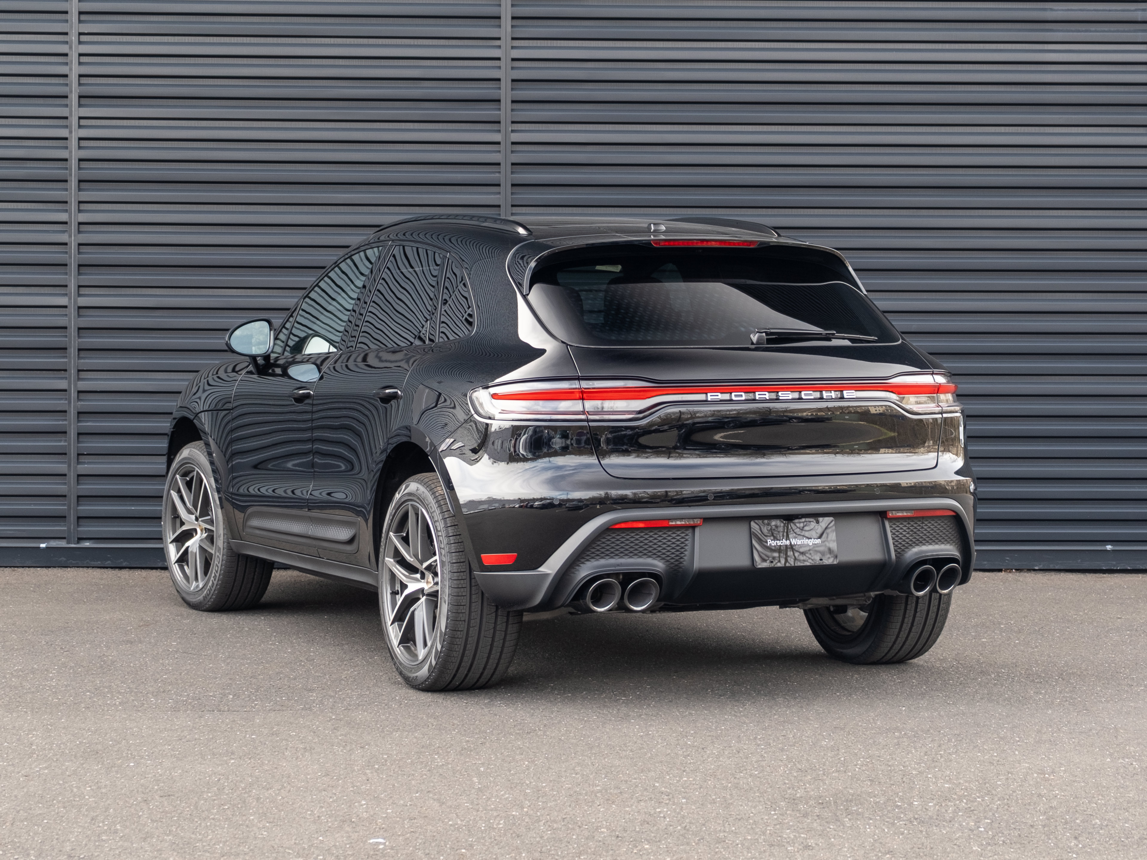 Certified 2026 Porsche Macan AWD/4WD image 3