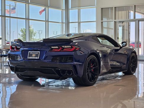 New 2027 Chevrolet Corvette Grand Sport w/ Z52 Sport Performance Package RWD image 5