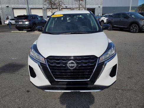 Certified 2025 Nissan Kicks Play S image 9