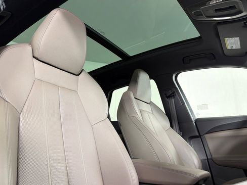 Used 2025 Audi Q5 Premium Plus w/ Premium Plus image 16