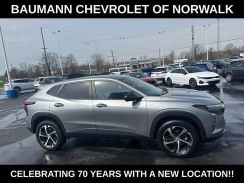 Used 2024 Chevrolet Trax RS image 8