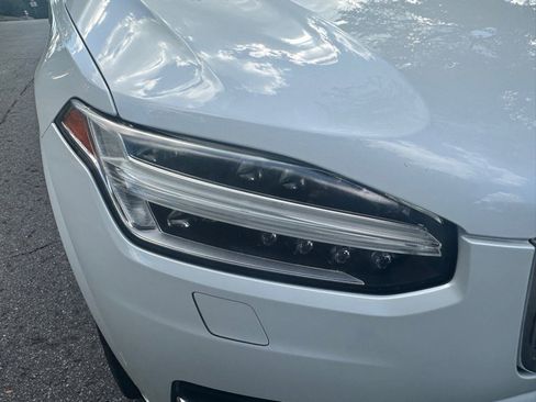 Used 2017 Volvo XC90 T6 Momentum w/ Vision Package image 16