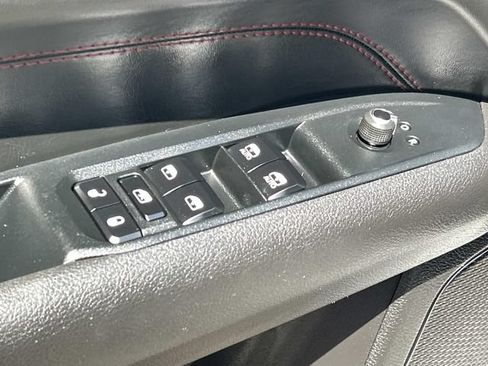 Used 2025 Jeep Compass Trailhawk w/ Trailer Tow Group AWD/4WD image 19