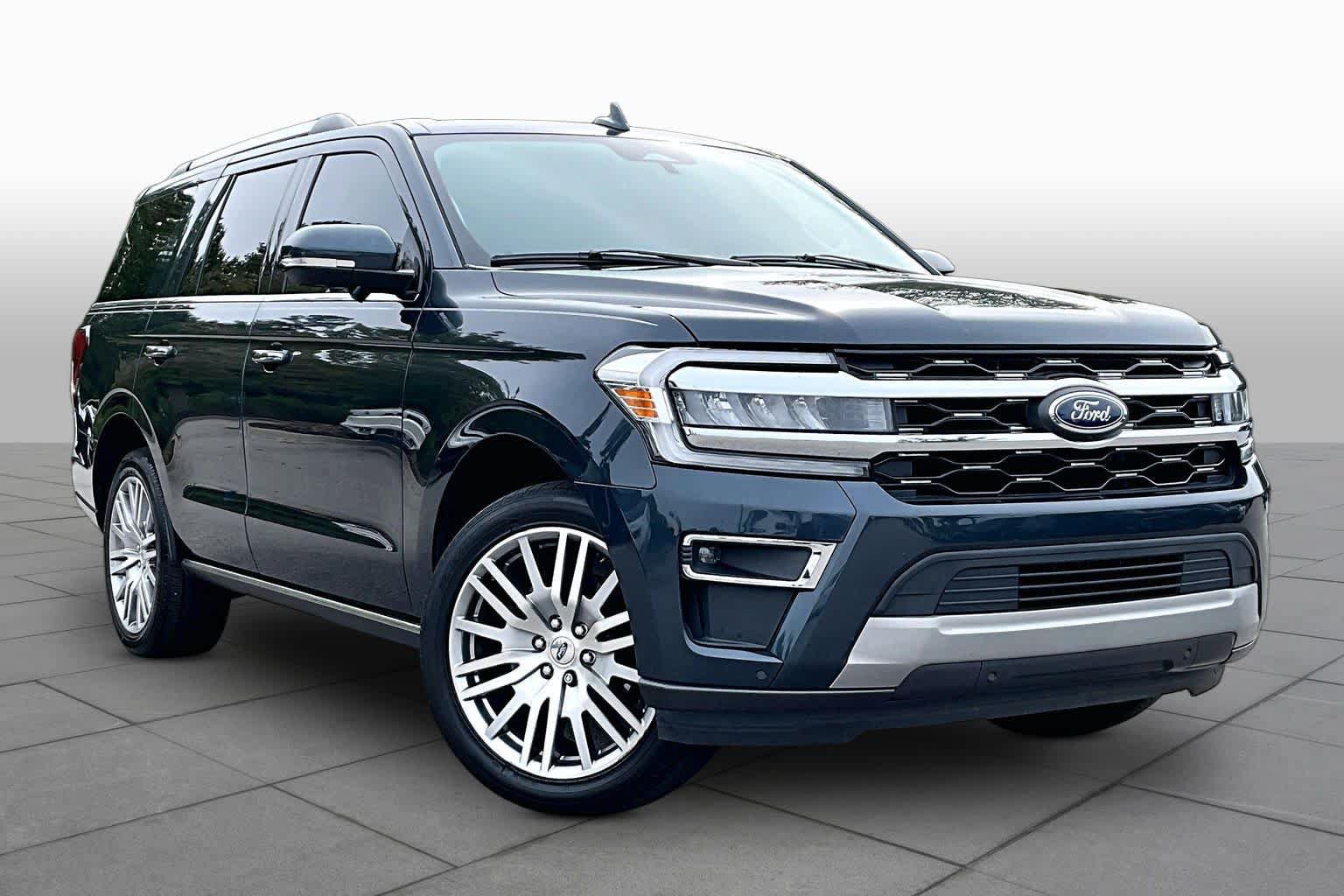 Used 2024 Ford Expedition Limited RWD image 2