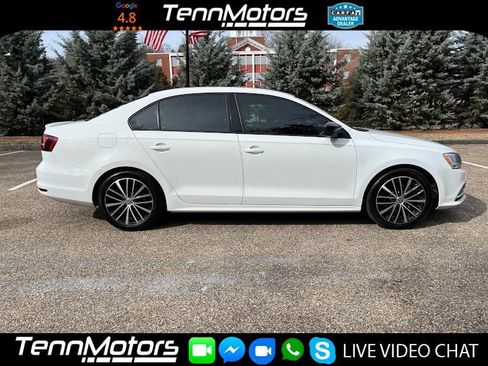 Used 2016 Volkswagen Jetta Sport image 2