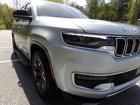 Used 2023 Jeep Wagoneer Series III w/ Convenience Group I image 4