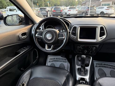 Used 2017 Jeep Compass Latitude w/ Popular Equipment Group AWD/4WD image 11