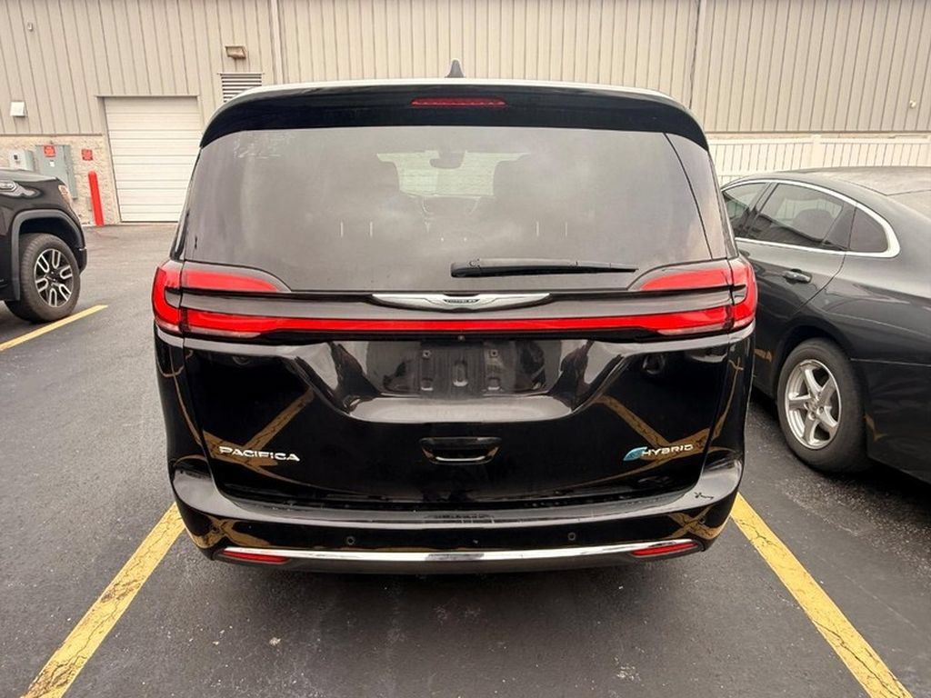 Used 2024 Chrysler Pacifica Limited FWD image 7