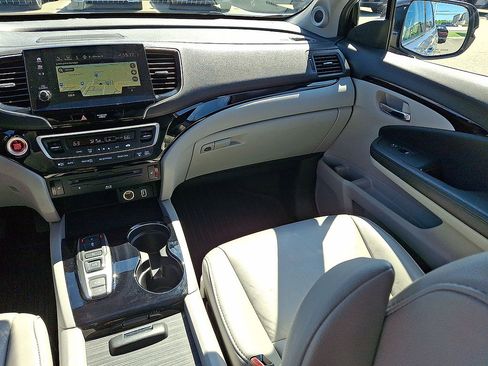Used 2019 Honda Pilot Touring image 11