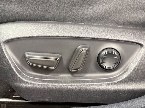 Used 2021 Toyota Camry SE FWD image 21